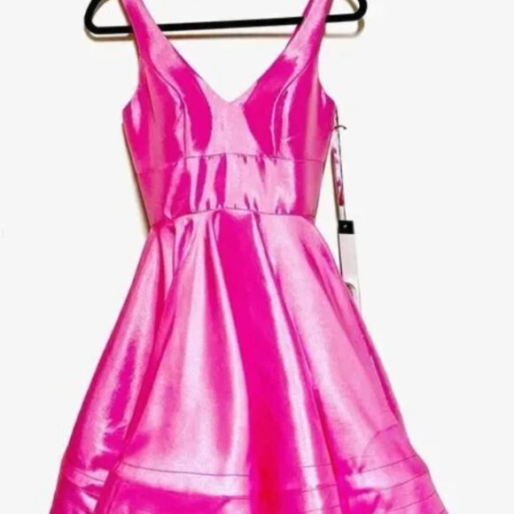 Mac Duggal V NECK FIT & FLARE MINI DRESS Lipstick Pink Sz 2 - Picture 4 of 4